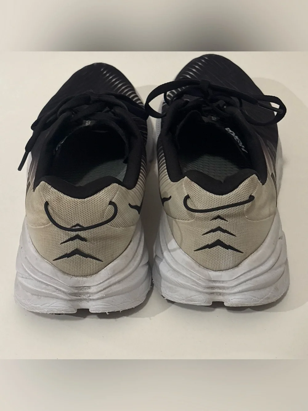 HOKA women’s Rincon 3 size 8